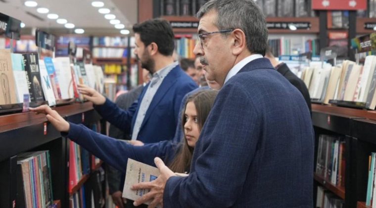 Milli Eğitim Bakanı boykot listesindeki markaya desteğe gitti